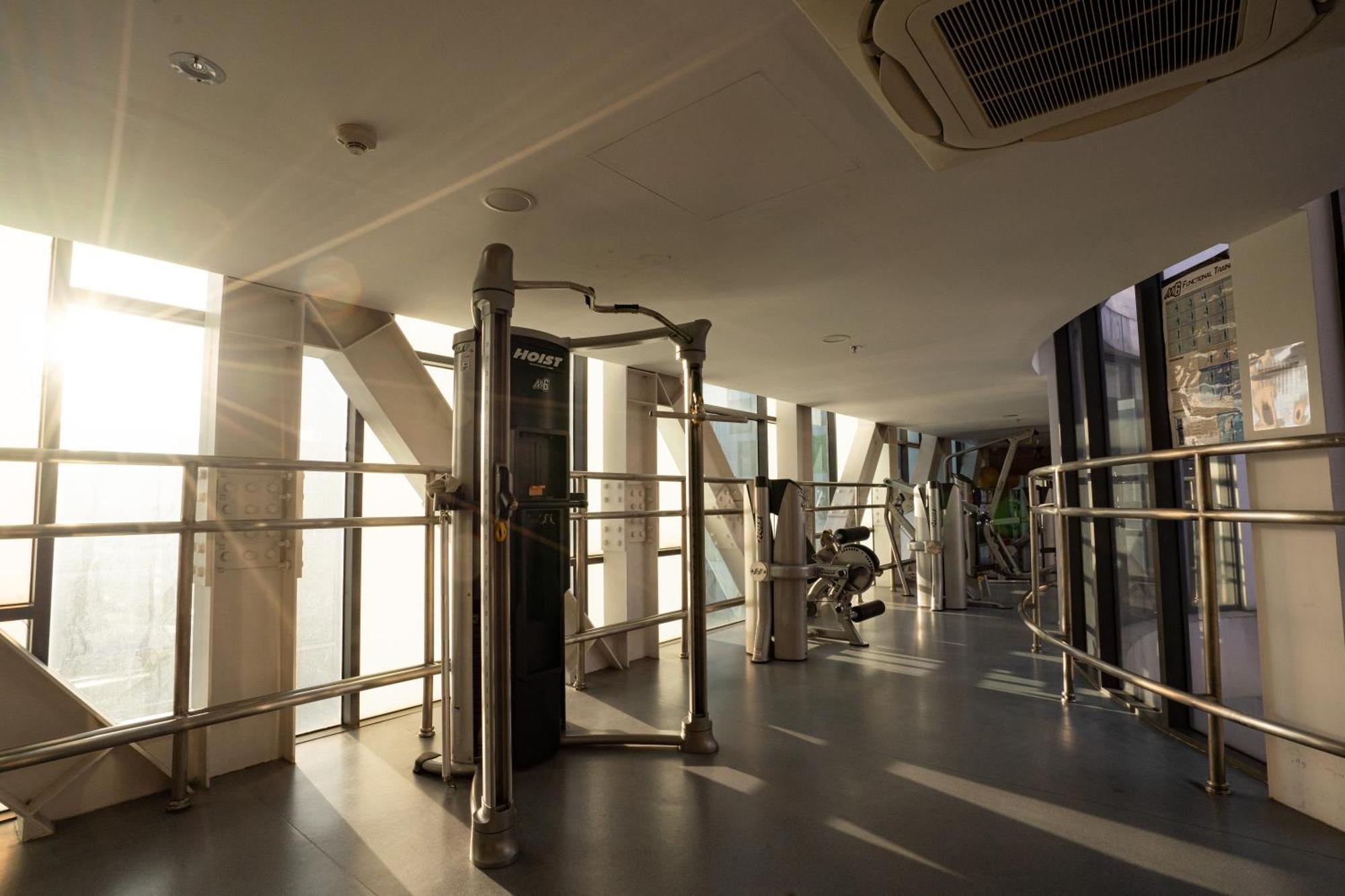 Airport - King Bed - Free Pool & Gym & Kids Căn hộ *
